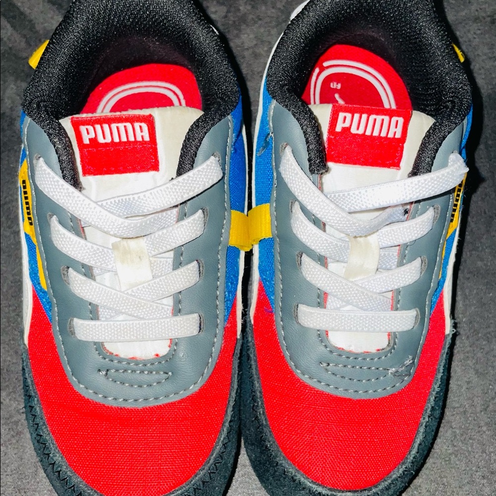Toddler boy multicolor Puma sneaker in size 10c